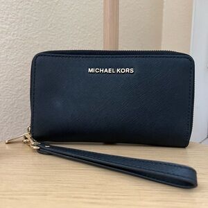 Michael Kors Wristlet Wallet